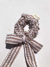 Load image into Gallery viewer, STRIPE BOW SCRUNCHIES