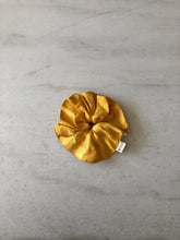 Load image into Gallery viewer, PURE LINEN SCRUNCHIES - sweet corn