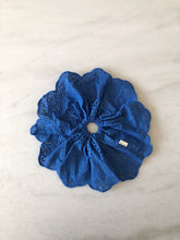 Load image into Gallery viewer, LACE SCRUNCHIES