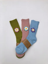 Load image into Gallery viewer, CROCHET DAFFODILS COTTON RIBBED SOCKS