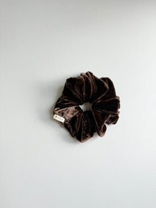 2025 VELVET SCRUNCHIES - neutral