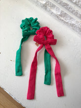 Load image into Gallery viewer, PURE LINEN BOW SCRUNCHIES