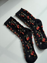 Load image into Gallery viewer, STRAWBERRIES SOCKS