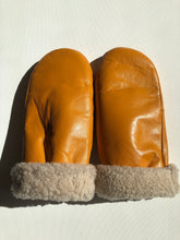 Load image into Gallery viewer, LEATHER SHEARLING MITTENS