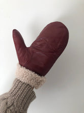 Load image into Gallery viewer, LEATHER SHEARLING MITTENS