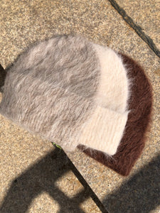 ALPACA FLUFFY BEANIE