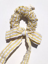 Load image into Gallery viewer, STRIPE BOW SCRUNCHIES