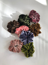 Load image into Gallery viewer, SILK VELVET SCRUNCHIES - neutral