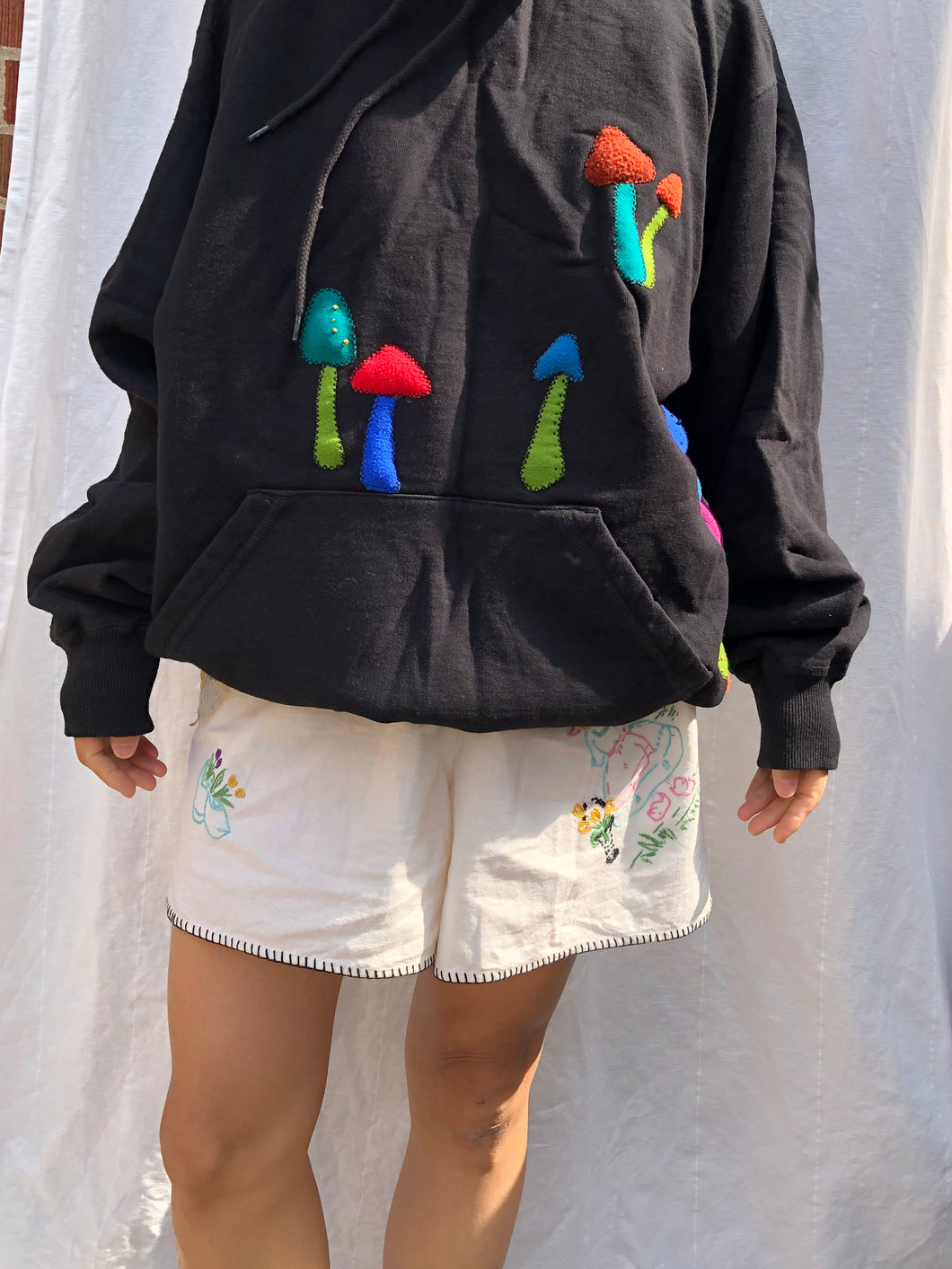 MUSHROOM SWEAT SHIRT