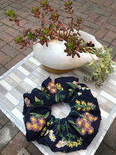 Load image into Gallery viewer, EMBROIDERED COTTON SCRUNCHIES