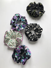 Load image into Gallery viewer, TORONTO OVERSIZED SCRUNCHIES