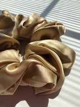 Load image into Gallery viewer, PURE SILK OVERSIZED SCRUNCHIES