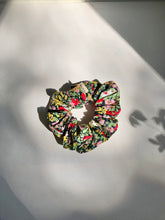 Load image into Gallery viewer, GARDEN FLOWERS scrunchie
