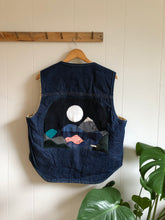 Load image into Gallery viewer, MOUNTAINS vintage Carhartt vest